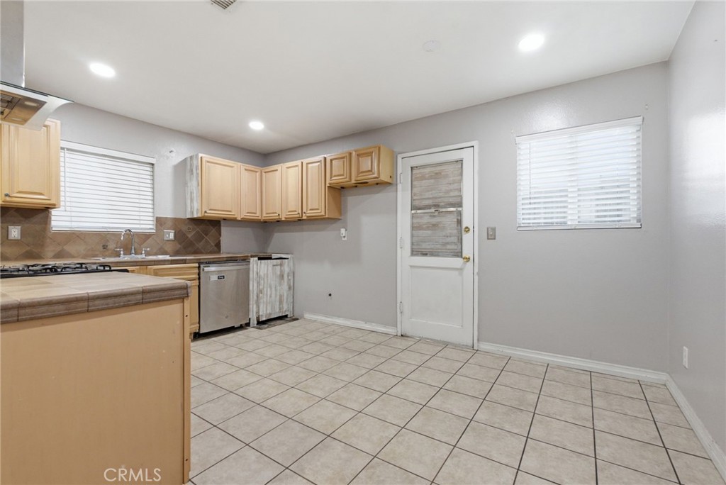 6638 Park Property Photo 17