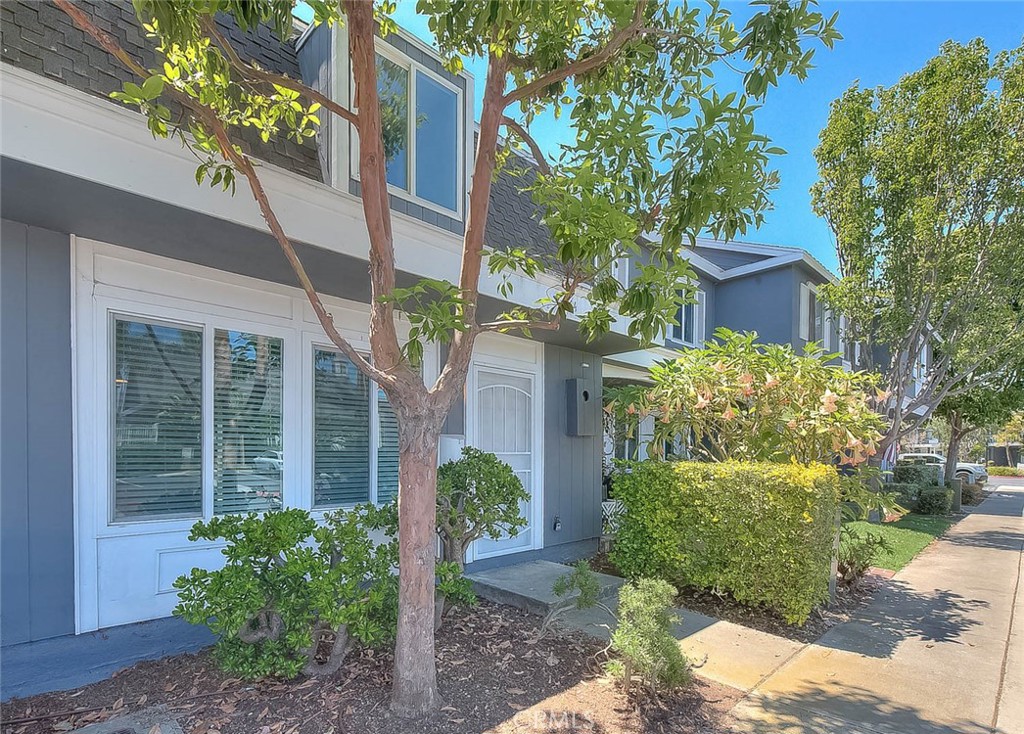 164 Lexington Property Photo 1