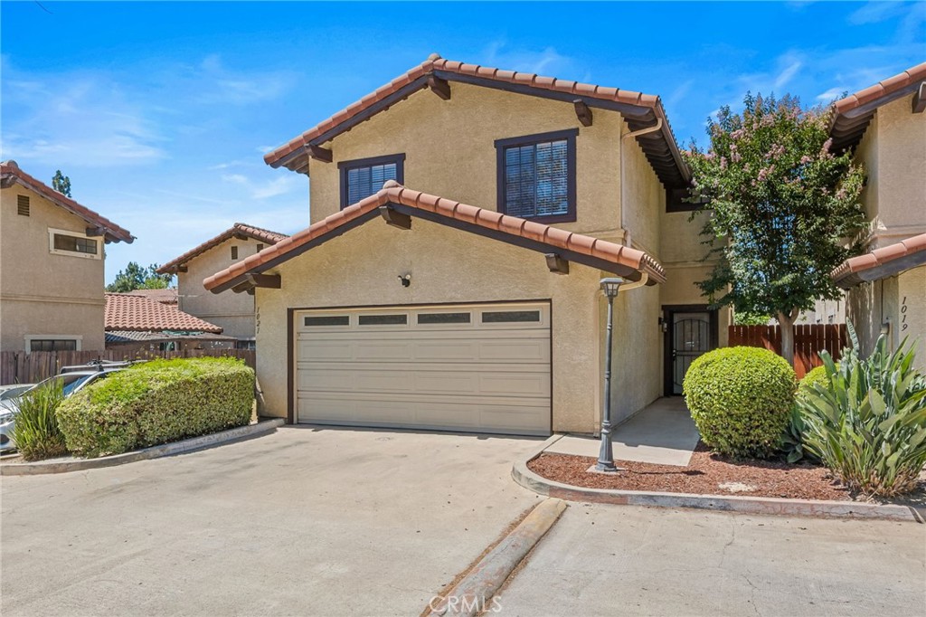 1021 S Reservoir Property Photo 1