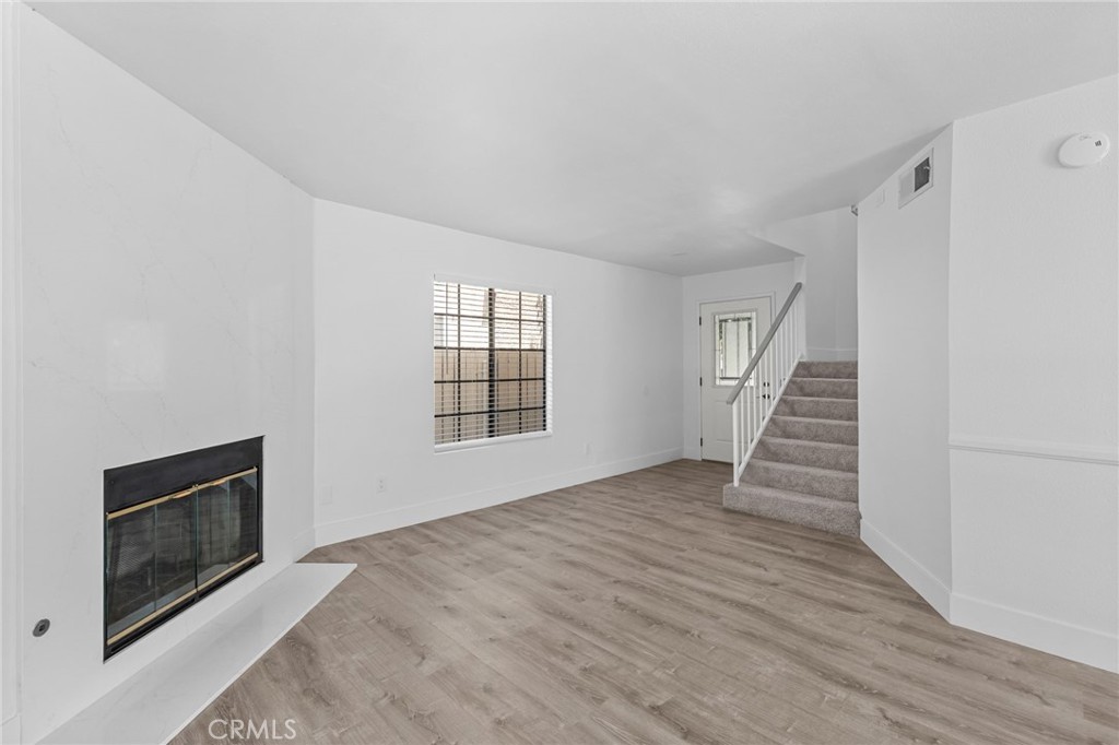 1021 S Reservoir Property Photo 4