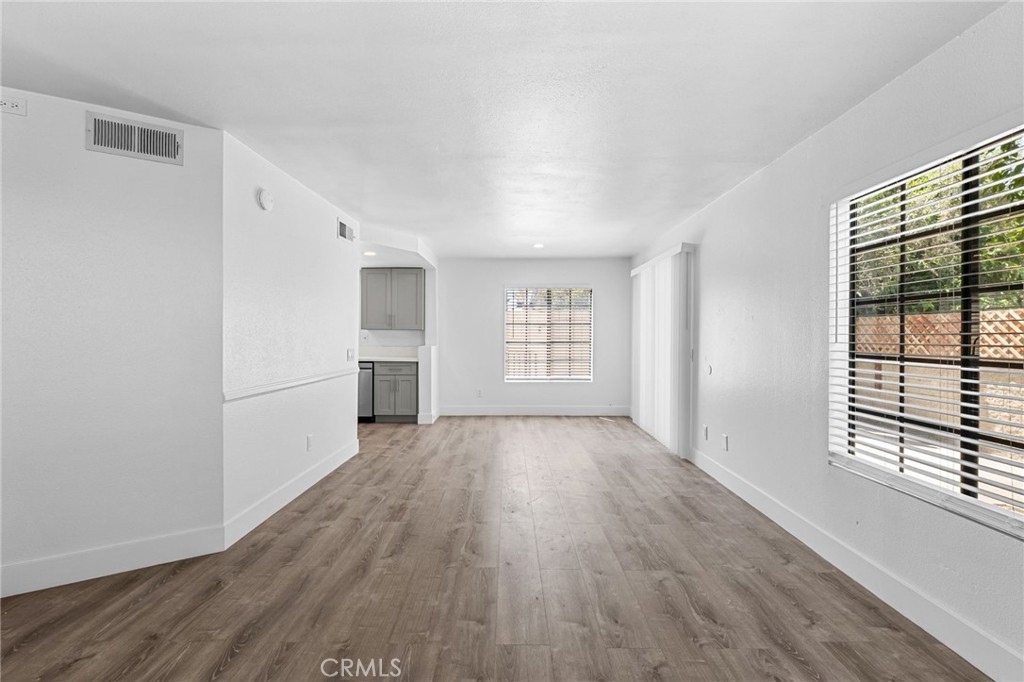 1021 S Reservoir Property Photo 5