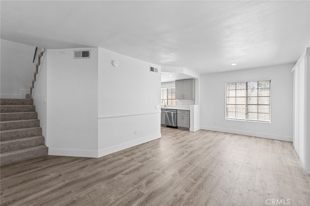 1021 S Reservoir Property Photo 6