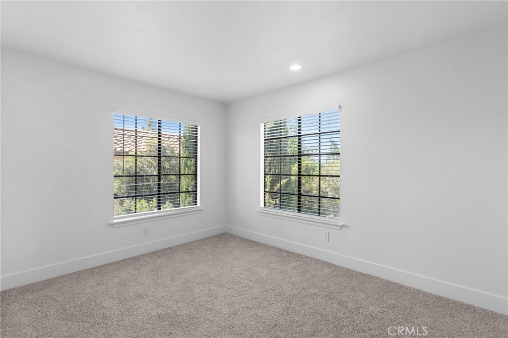 1021 S Reservoir Property Photo 18