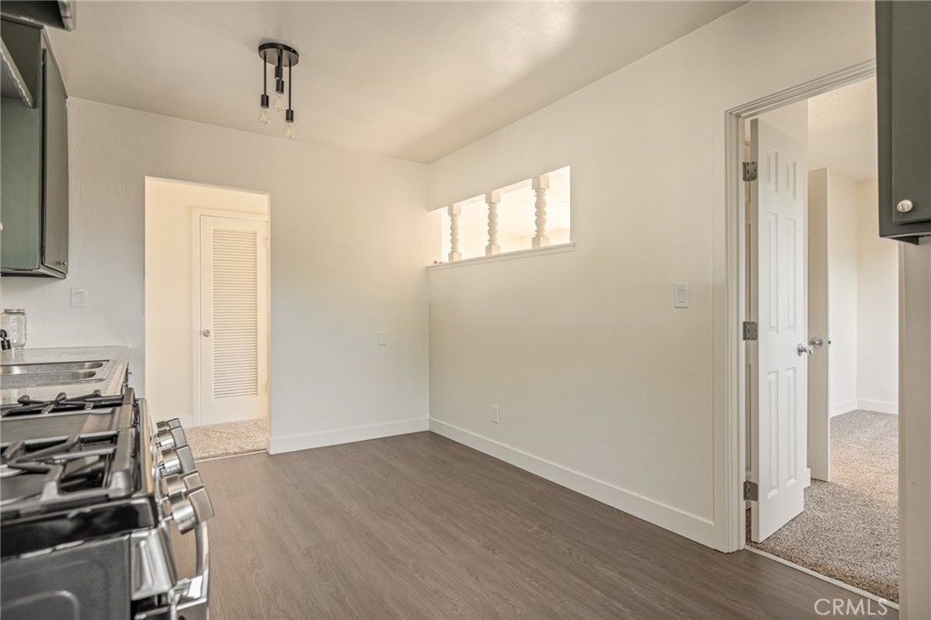 1112 Devon Property Photo 3