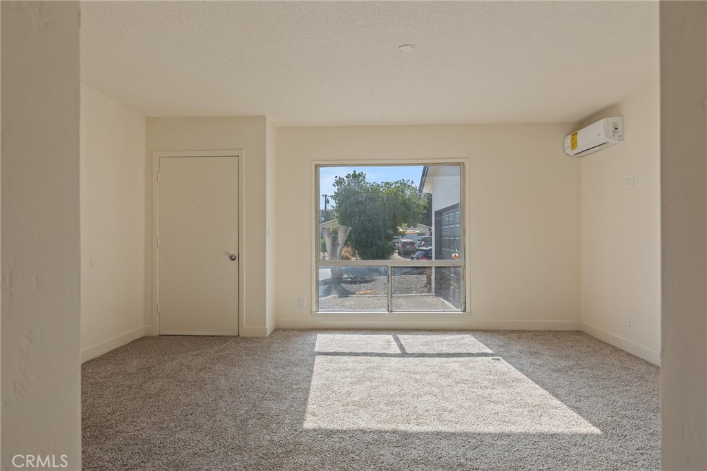1112 Devon Property Photo 5