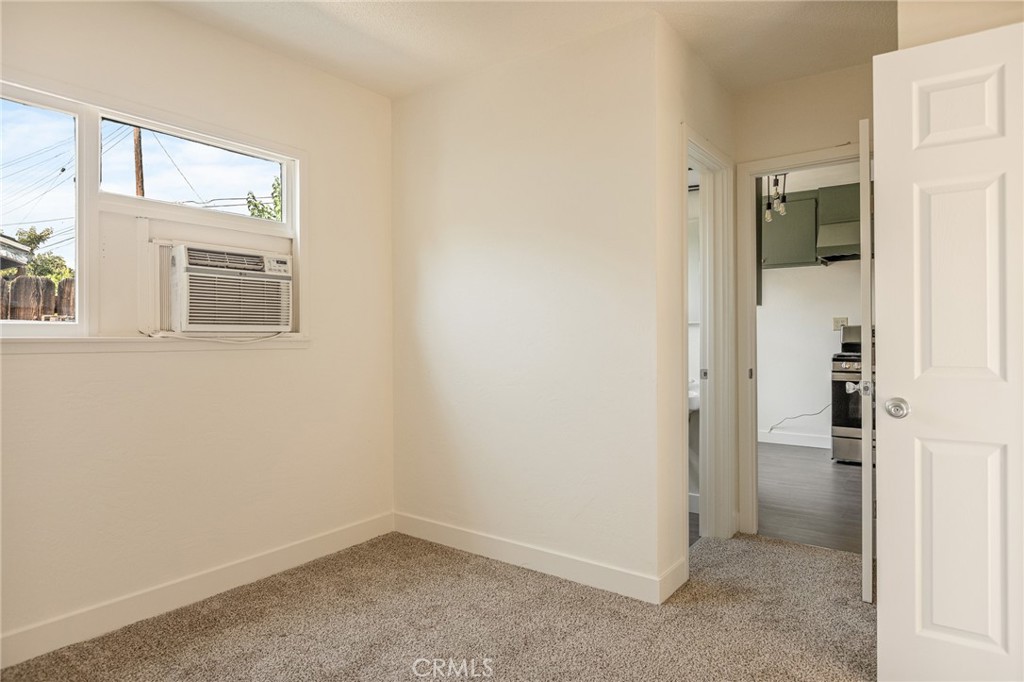 1112 Devon Property Photo 9