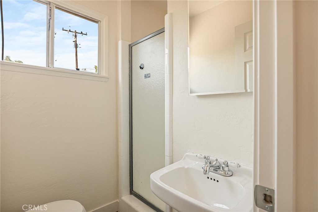 1112 Devon Property Photo 10
