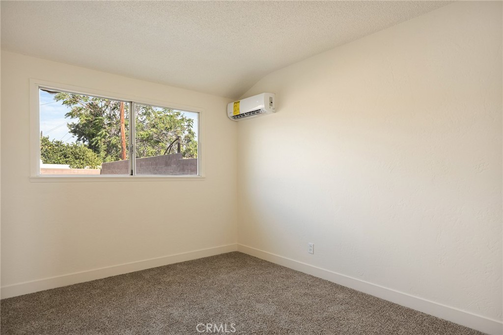 1112 Devon Property Photo 12