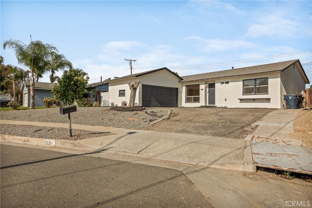 1112 Devon Property Photo 18