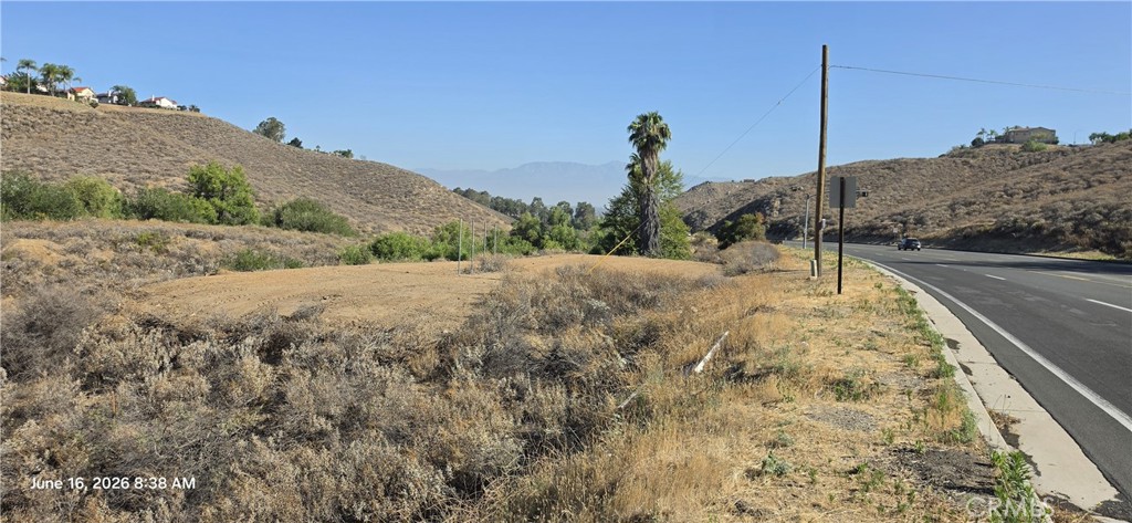 17401 La Sierra Property Photo 3