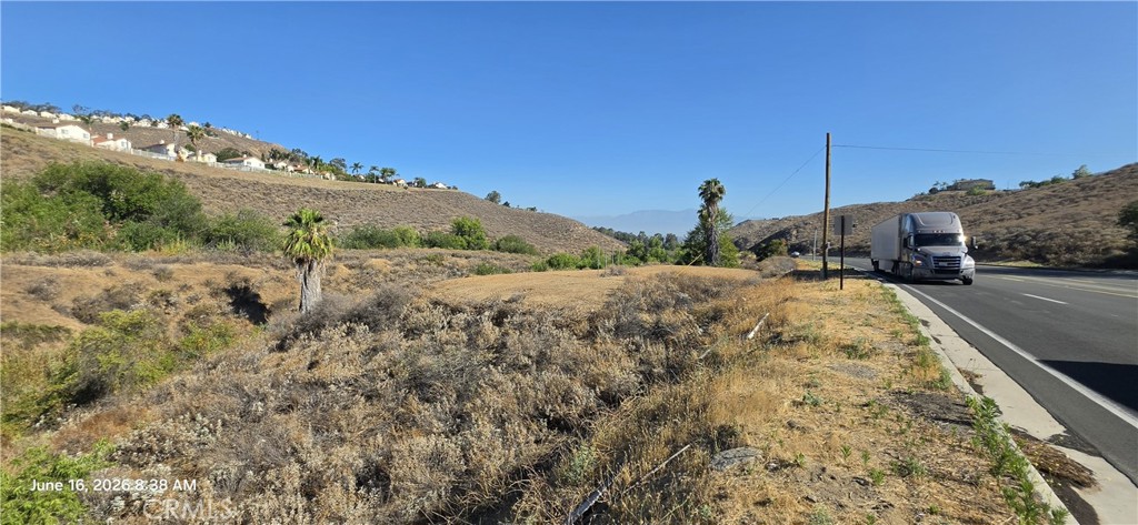 17401 La Sierra Property Photo 4