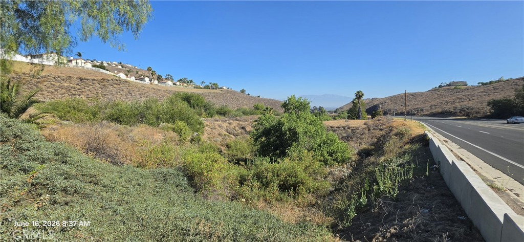 17401 La Sierra Property Photo 5