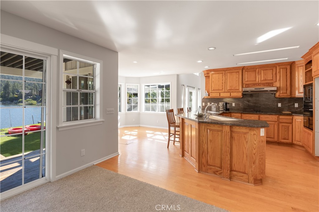 735 Tayles Point Road Property Photo 16