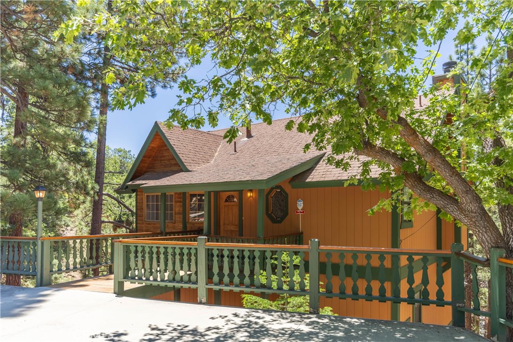 696 Menlo Drive Property Photo