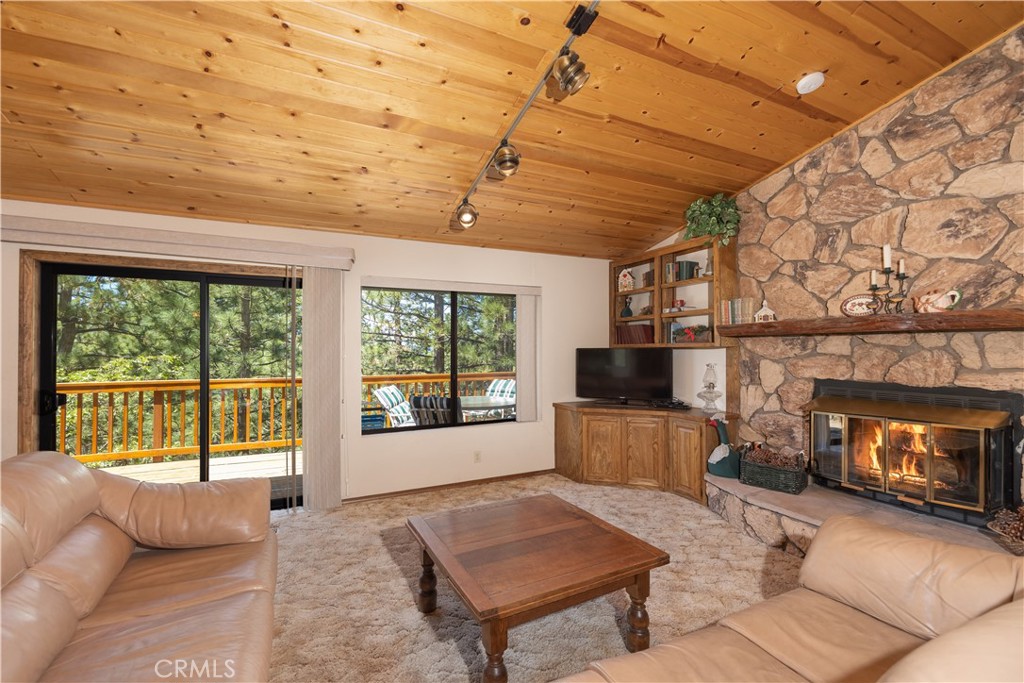 696 Menlo Drive Property Photo 7