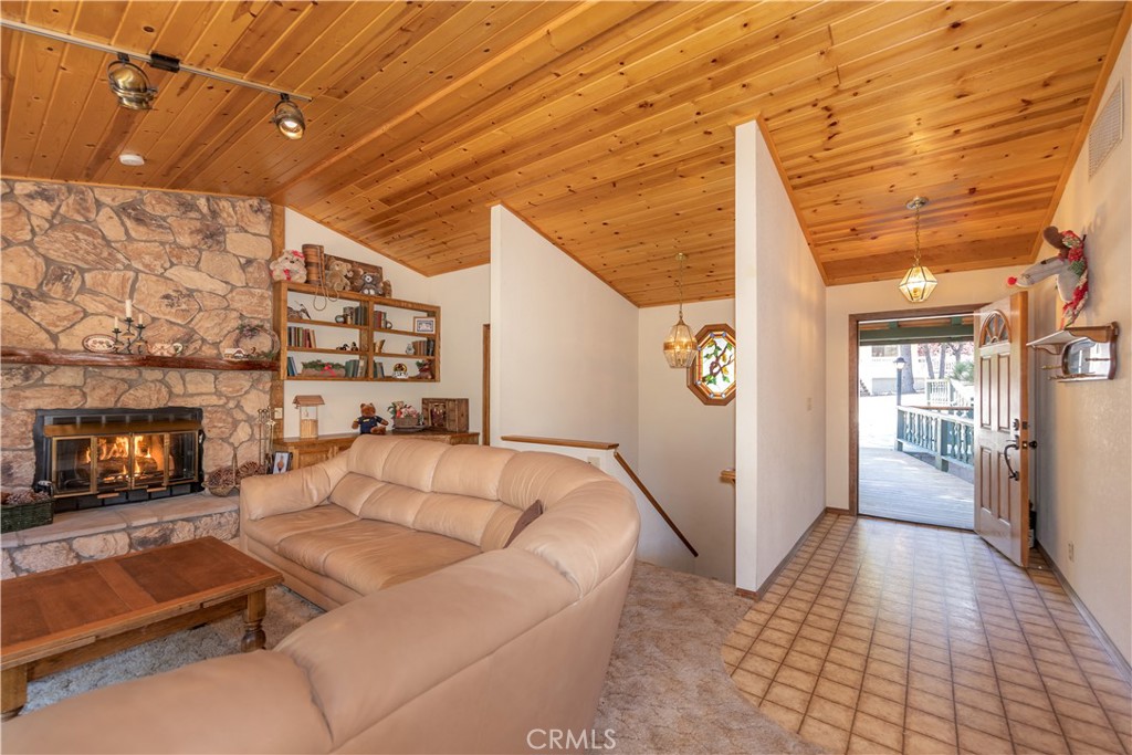 696 Menlo Drive Property Photo 10