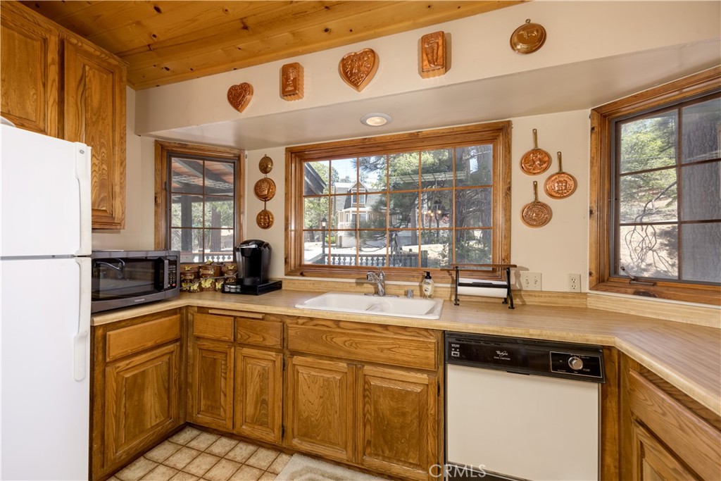 696 Menlo Drive Property Photo 14