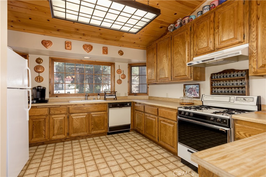 696 Menlo Drive Property Photo 16
