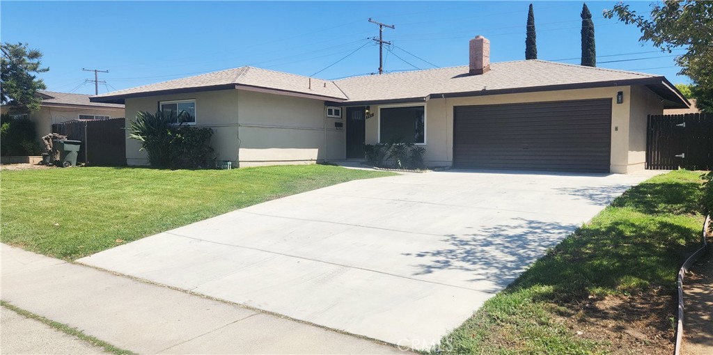 360 E Rancho Road Property Photo 2