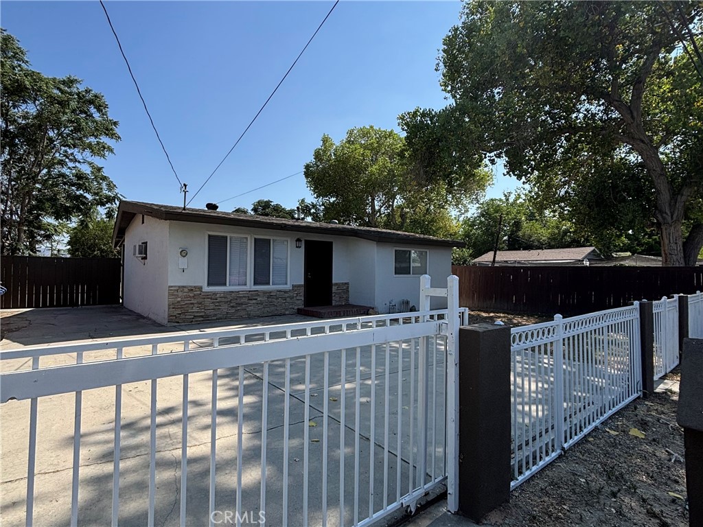885 San Jacinto Property Photo 1