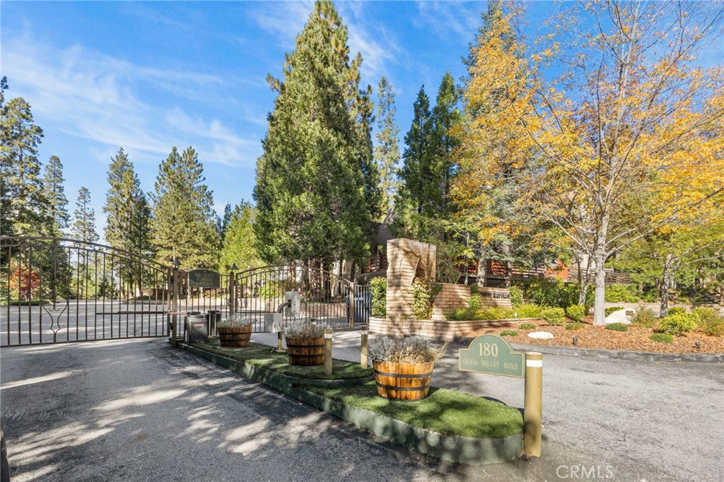 180 Grass Valley Property Photo 2