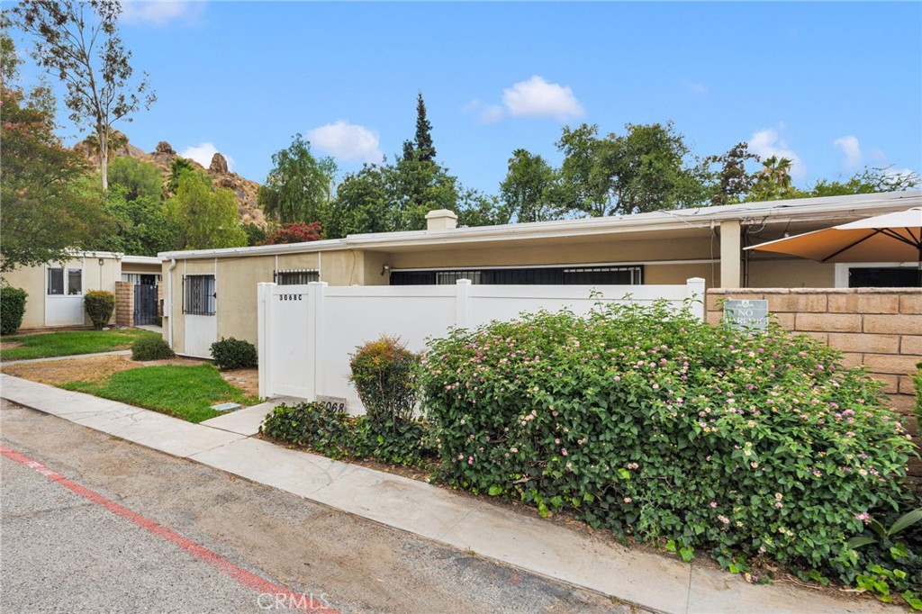 3068 Panorama Road C Property Photo 2