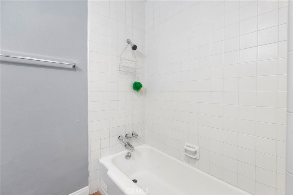 3068 Panorama Road C Property Photo 19