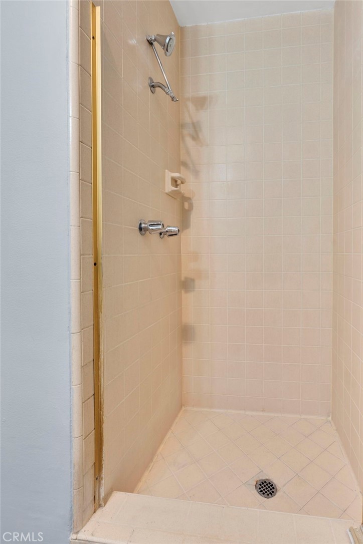 3068 Panorama Road C Property Photo 27
