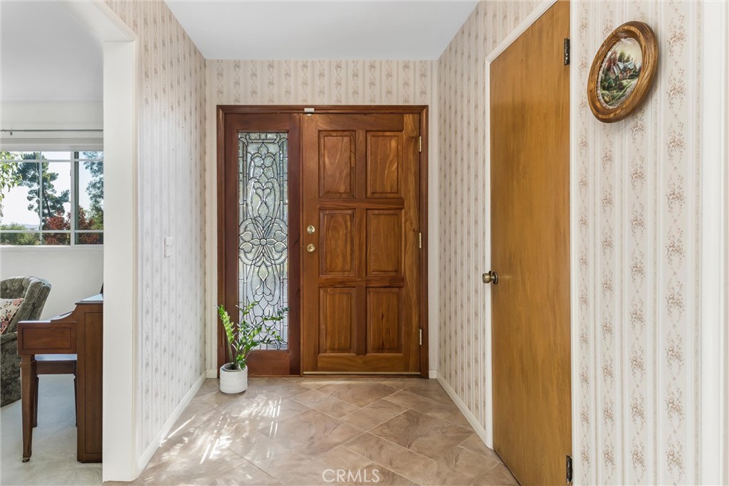 1041 Holmes Property Photo 5