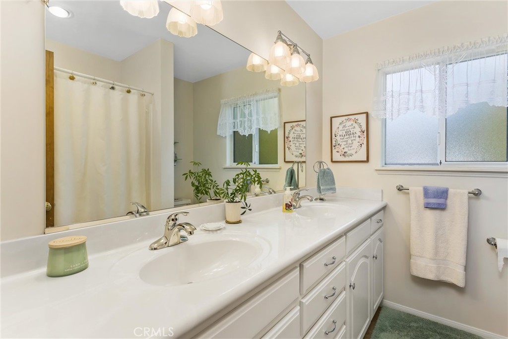1041 Holmes Property Photo 22
