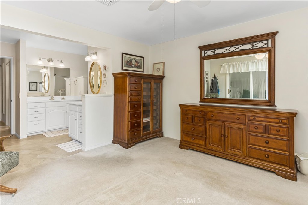 1041 Holmes Property Photo 24