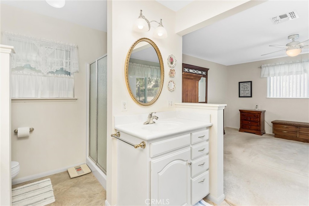 1041 Holmes Property Photo 26