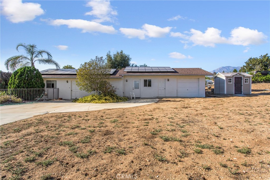1041 Holmes Property Photo 36
