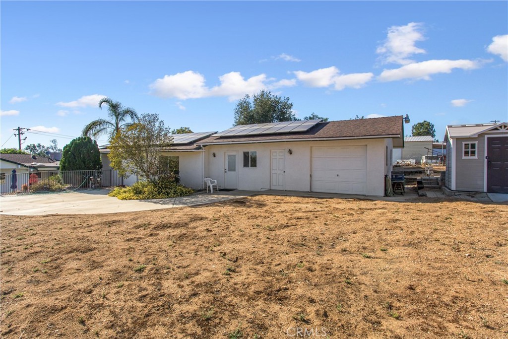 1041 Holmes Property Photo 37
