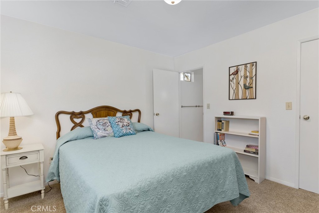 1041 Holmes Property Photo 42