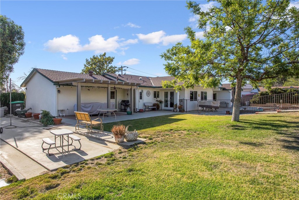 1041 Holmes Property Photo 46