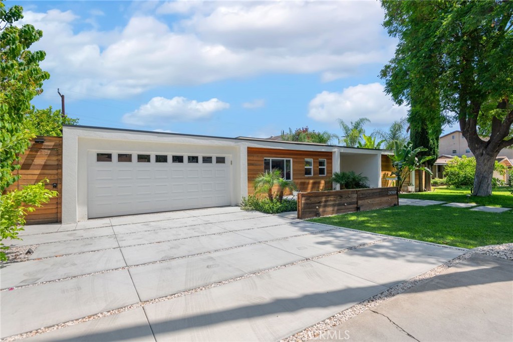 24964 Tulip Property Photo 2