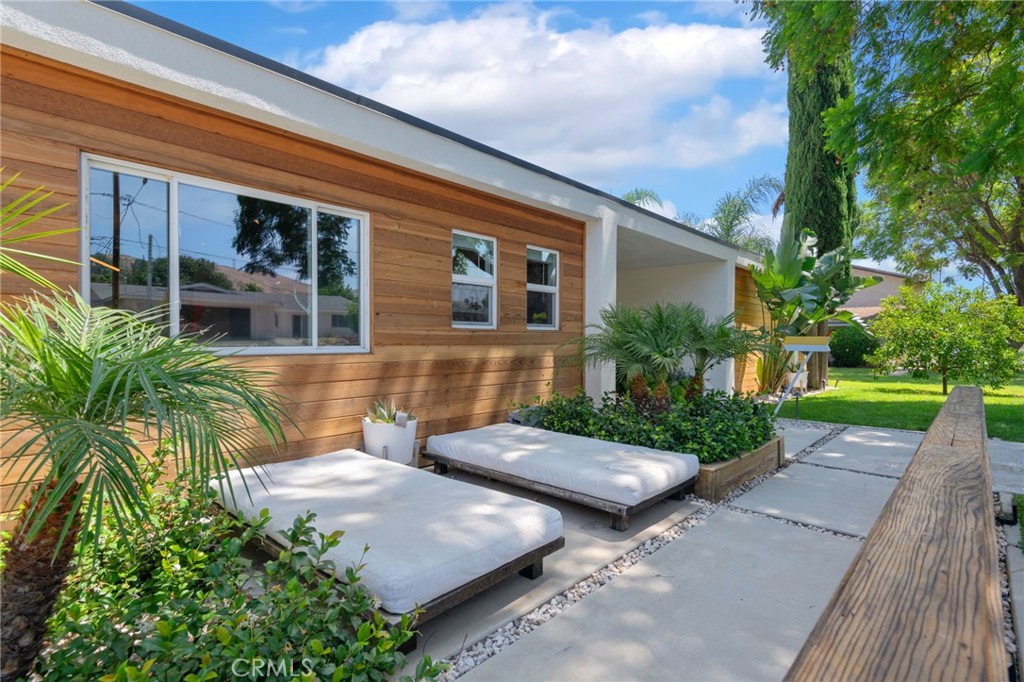 24964 Tulip Property Photo 5