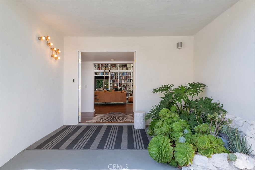 24964 Tulip Property Photo 8
