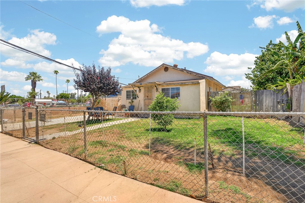 3773 Taft Street Property Photo 1