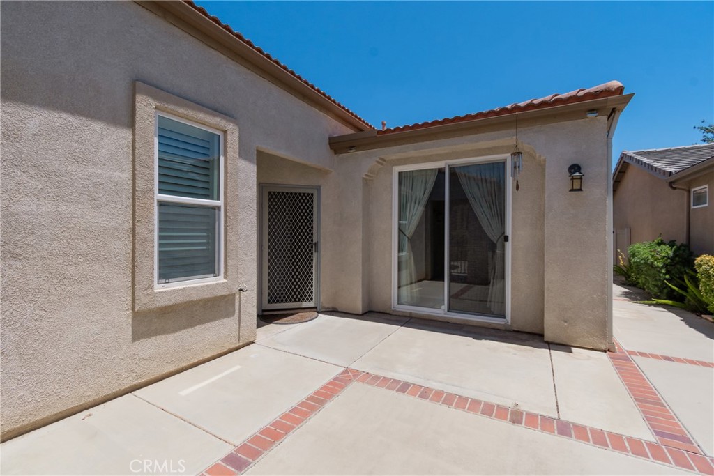 1562 Quiet Property Photo 8