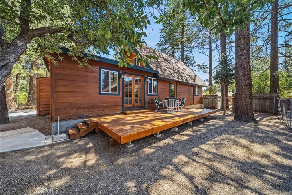 1033 Sierra Property Photo 4