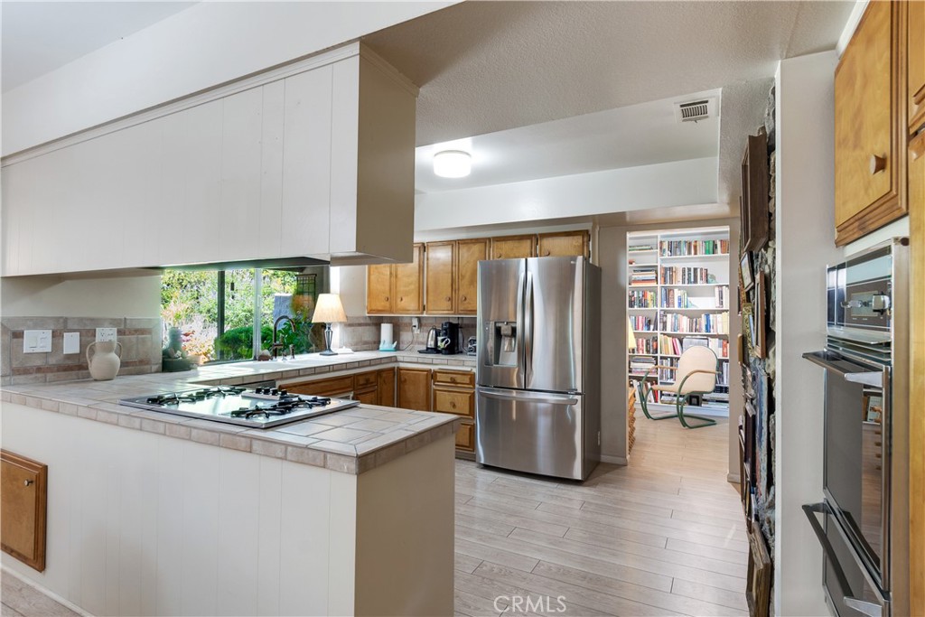 352 Campbell Avenue Property Photo 10