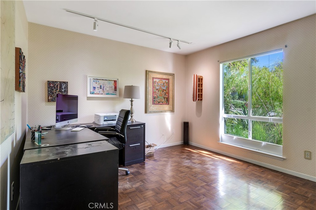 352 Campbell Avenue Property Photo 17