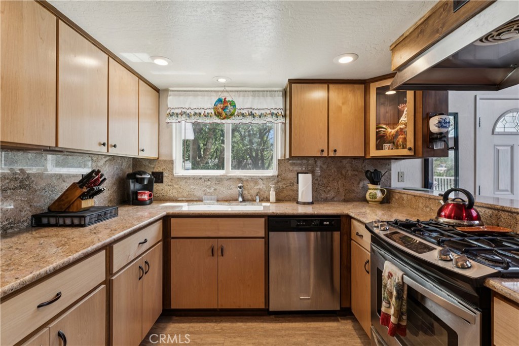 26355 Augusta Property Photo 13