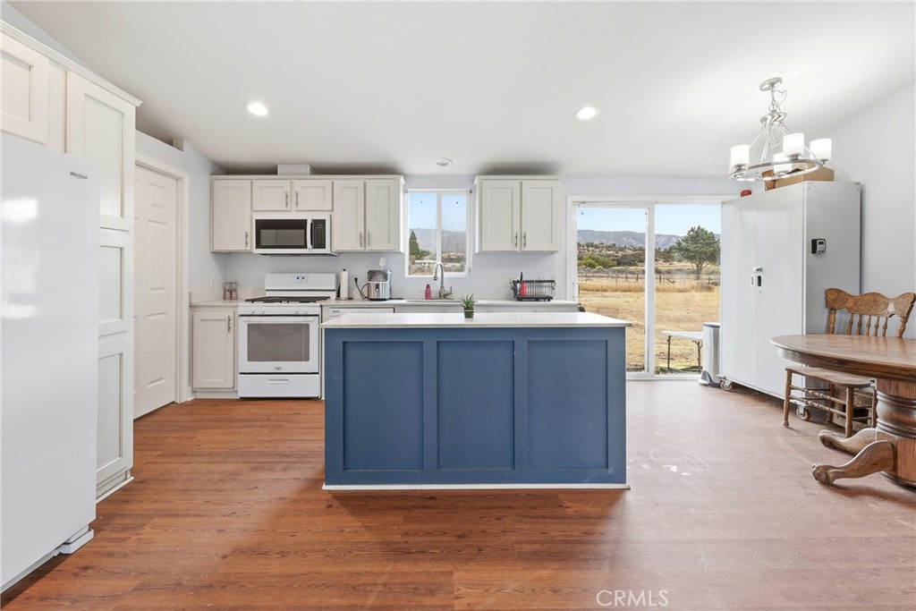 56570 Valley View Property Photo 1