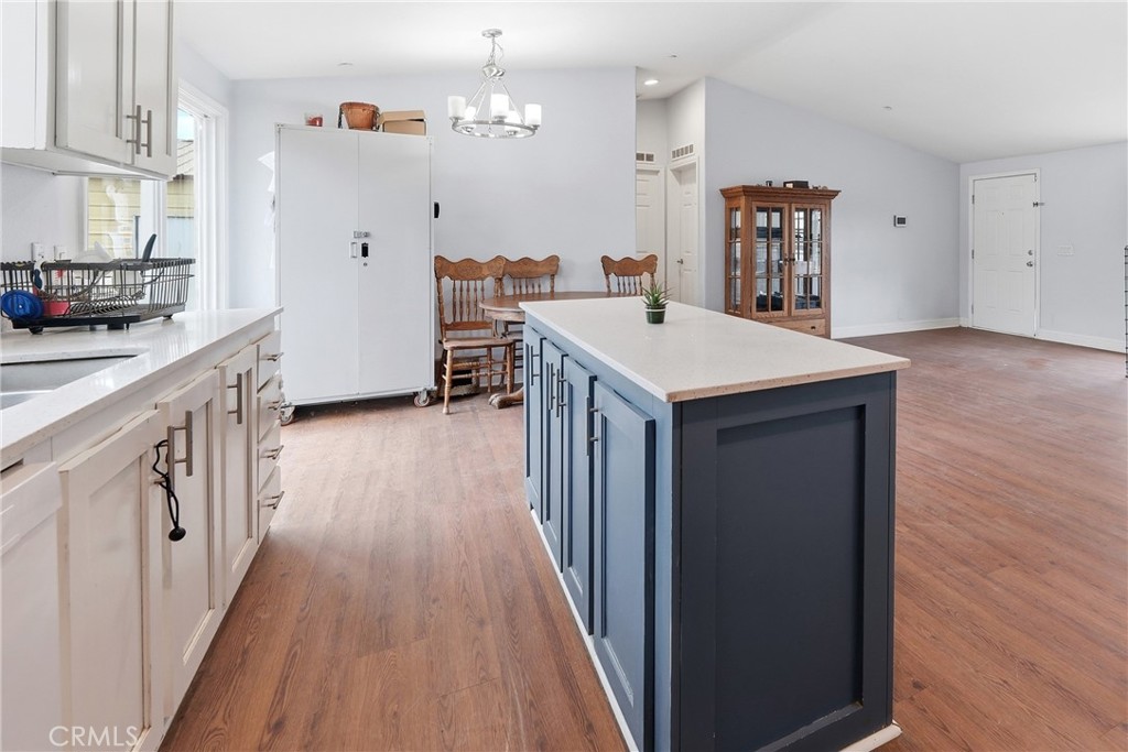 56570 Valley View Property Photo 4