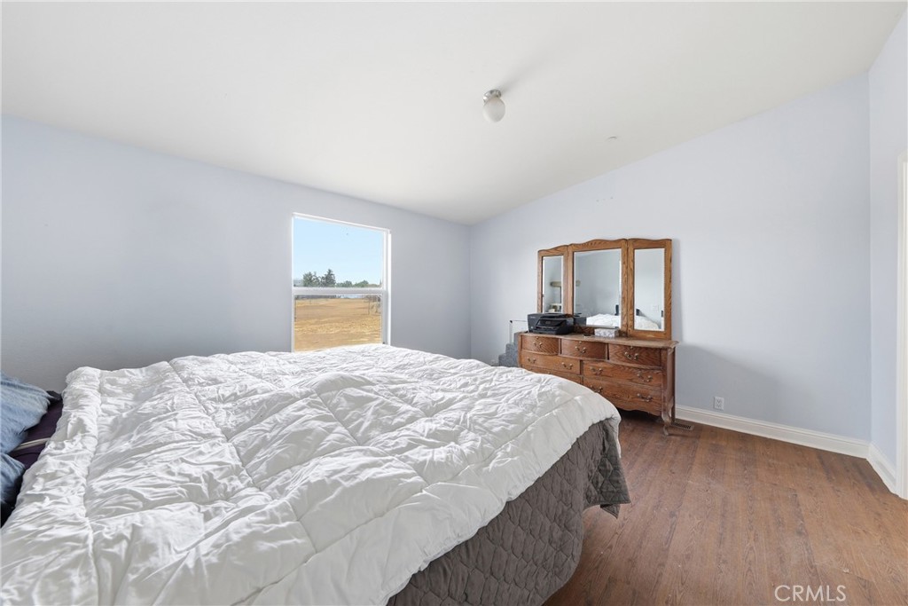 56570 Valley View Property Photo 9