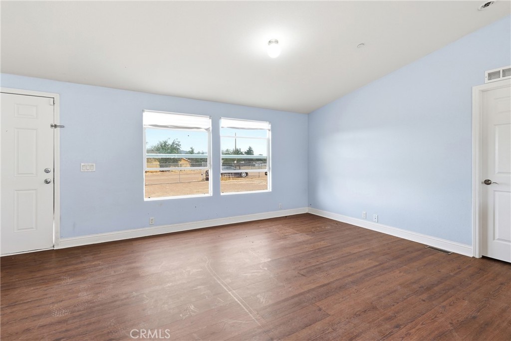 56570 Valley View Property Photo 16