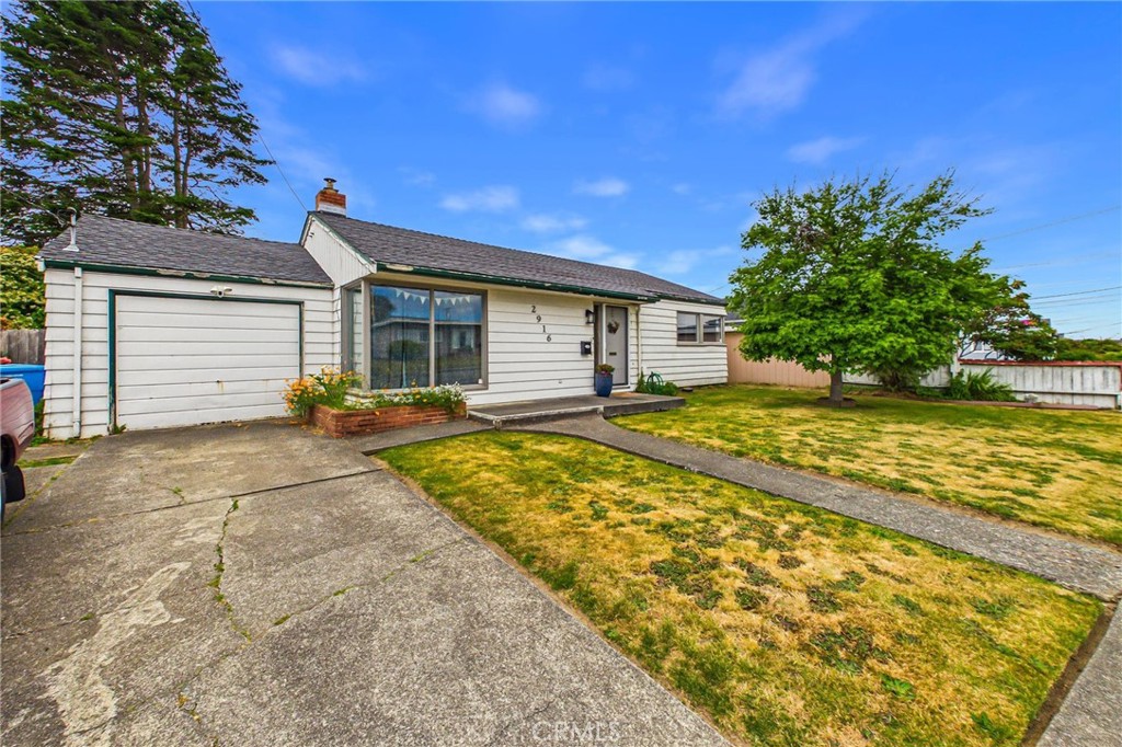 2916 Lowell Property Photo 2